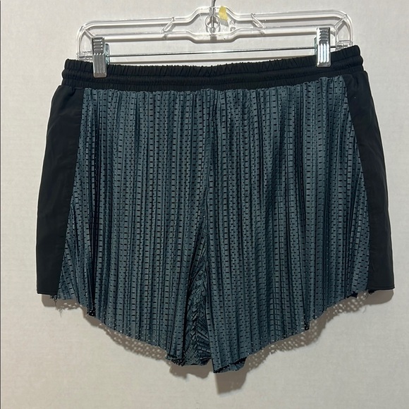 Free People Movement - Playoff Shorts Size Large - Picture 5 of 16